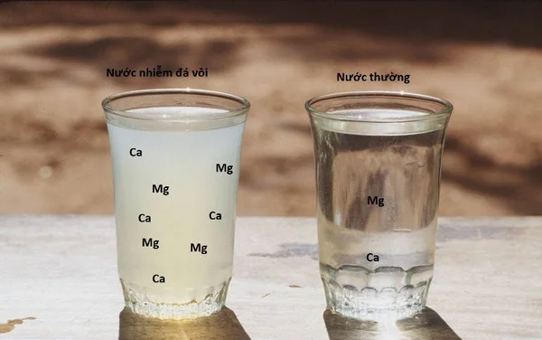 Nước nhiễm đá vôi với nước thường